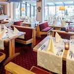 Alpina Hotel 4*