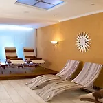 Alpina Hotel 4*