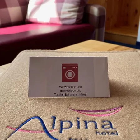 Alpina מלון