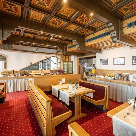 阿尔宾纳酒店 4* 上陶恩